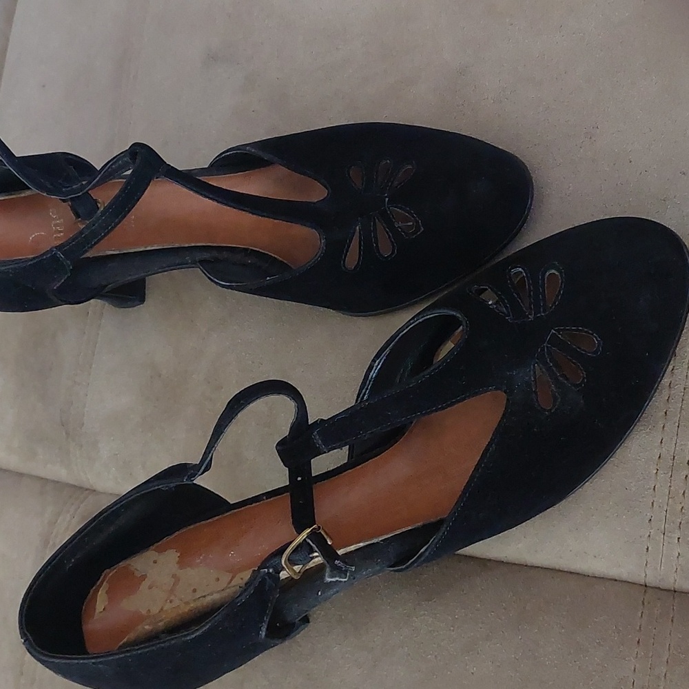 Vintage black velvet T strap shoes